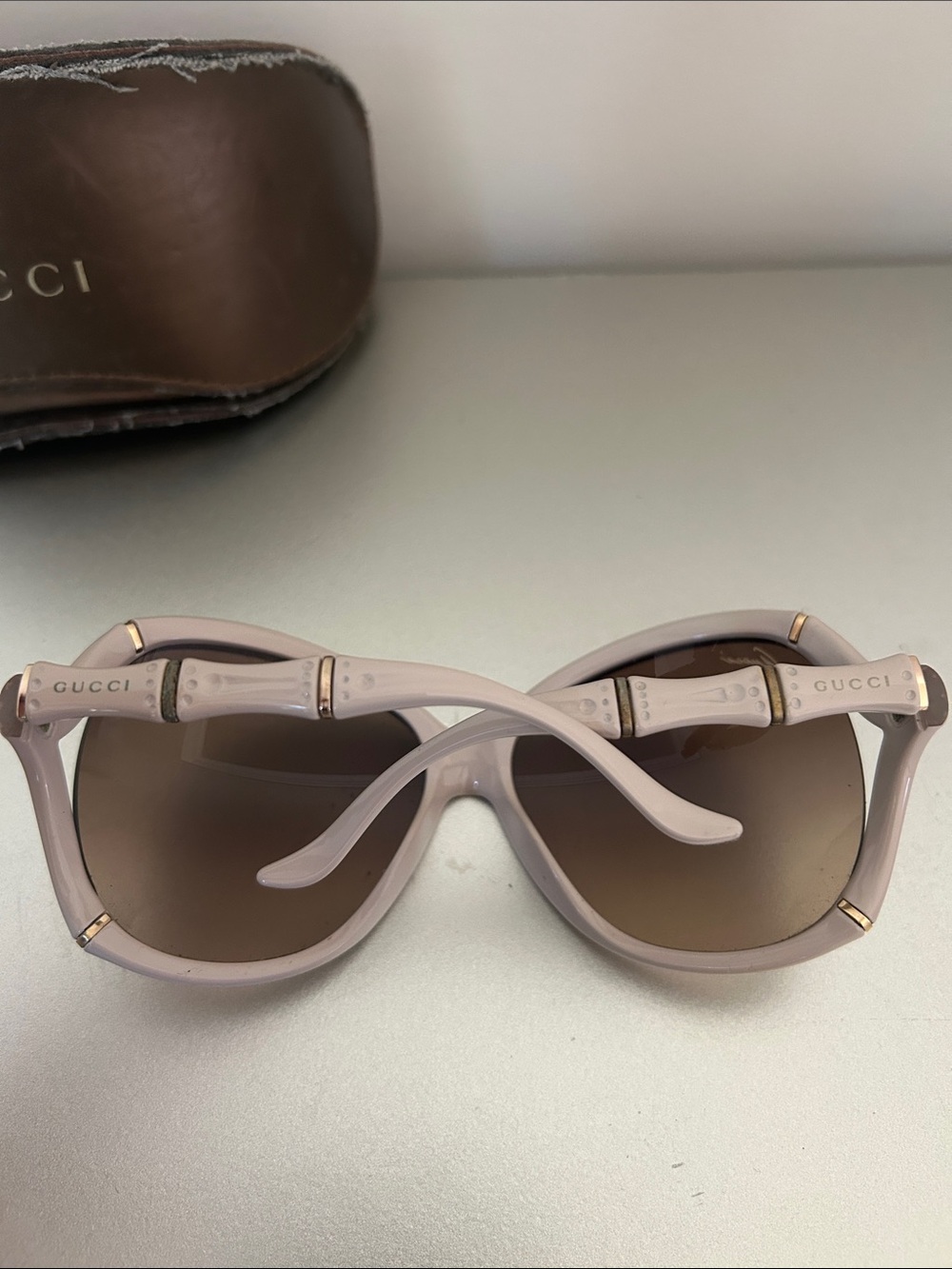 Gucci White Oversized Cat-Eye Sunglasses with Brown Gradient bamboo Lenses - Picture 8 of 8